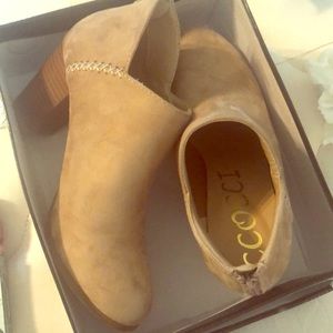 Cocci size 7 ankle booties
